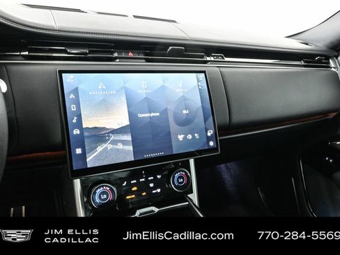 Used 2023 Land Rover Range Rover SV image 12