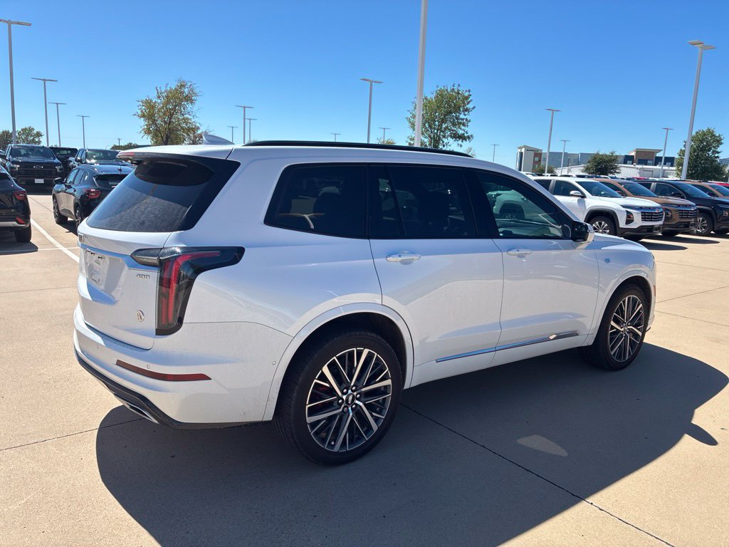Used 2025 Cadillac XT6 Sport w/ Technology Package AWD/4WD image 4