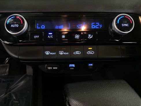 Used 2024 Hyundai Elantra SEL image 34