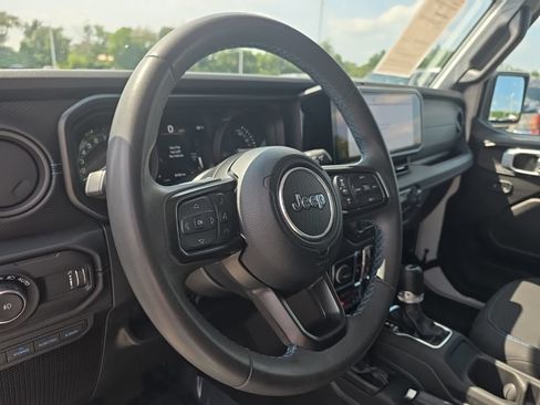 Used 2024 Jeep Wrangler Unlimited Rubicon 4xe AWD/4WD image 9