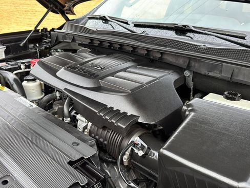 Used 2024 Nissan Titan PRO-4X w/ Pro-4x Convenience Package image 30