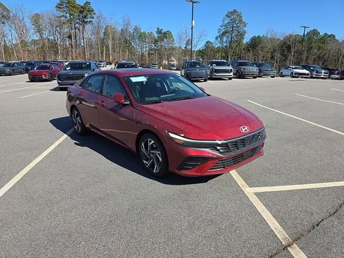 New 2026 Hyundai Elantra Limited FWD image 12