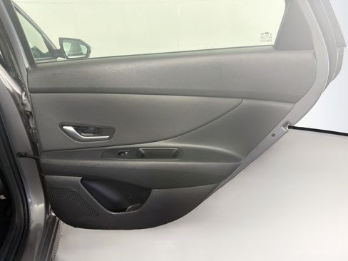Used 2024 Hyundai Elantra Limited FWD image 30