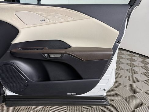 Used 2025 Lexus RX 450h AWD w/ Luxury Package image 26