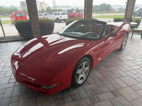 Used 1999 Chevrolet Corvette Convertible RWD image 3