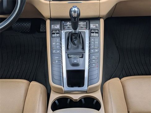 Used 2017 Porsche Macan S image 22