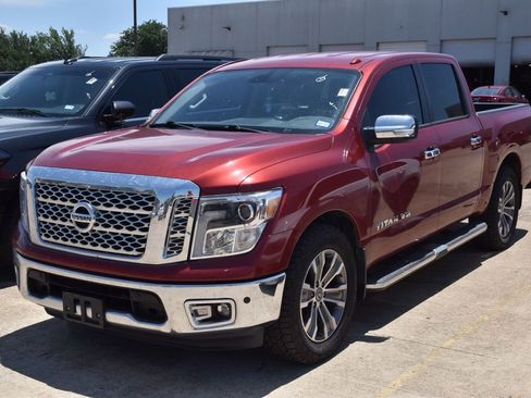 Used 2019 Nissan Titan SL RWD image 2