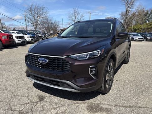 Certified 2023 Ford Escape Platinum image 10