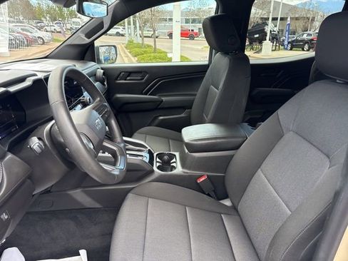Used 2023 Chevrolet Colorado Trail Boss w/ LPO, Dark Essentials Package AWD/4WD image 11