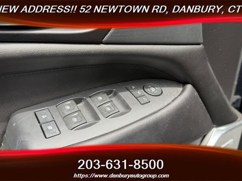 Used 2019 Cadillac Escalade ESV Luxury AWD/4WD image 13