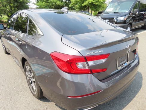 Used 2019 Honda Accord Hybrid image 9