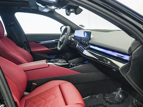 Used 2025 BMW i5 M60 image 17