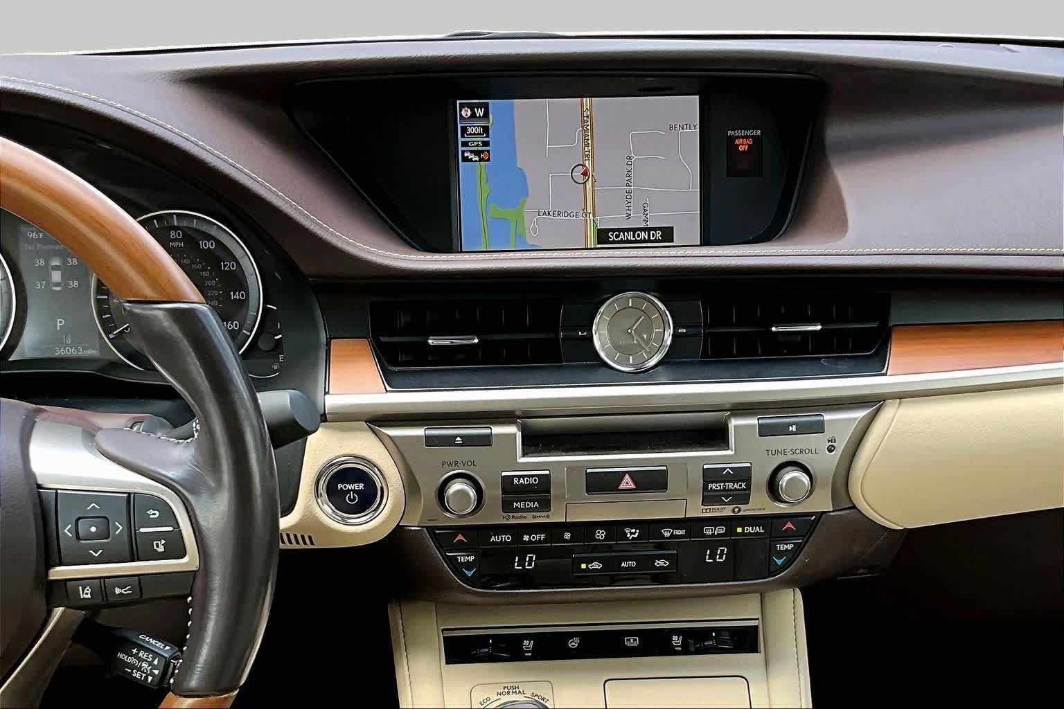 Used 2018 Lexus ES 300h w/ Luxury Package FWD image 6