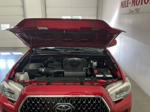 Used 2019 Toyota Tacoma SR5 AWD/4WD image 22