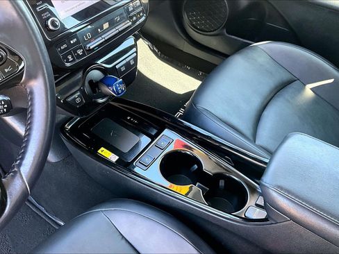 Used 2022 Toyota Prius XLE FWD image 13