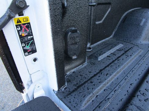 New 2026 GMC Sierra 2500 SLT w/ SLT Premium Package image 21