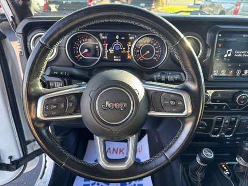 Used 2019 Jeep Wrangler Unlimited Sahara image 14