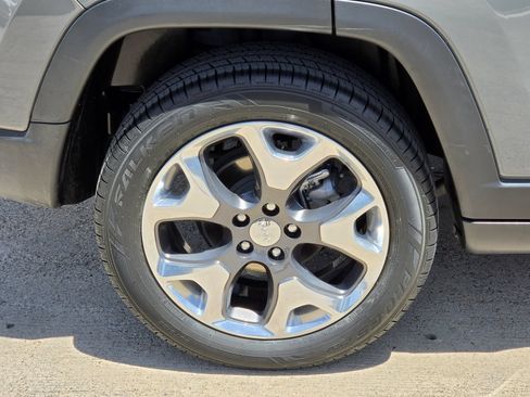 Used 2019 Jeep Compass Limited AWD/4WD image 10