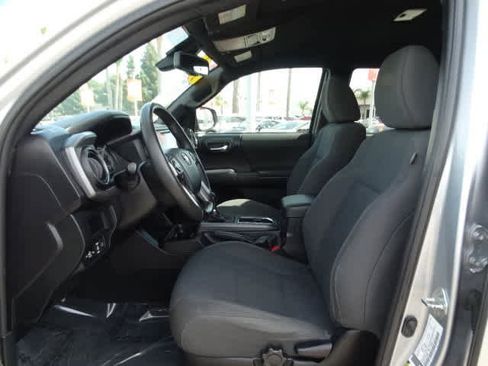 Certified 2019 Toyota Tacoma TRD Sport w/ Technology Package image 17