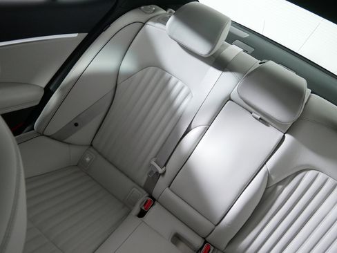 Used 2025 Genesis G70 2.5T w/ Sport Prestige Package image 12