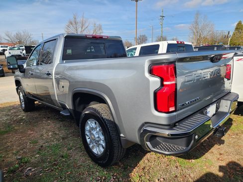Used 2025 Chevrolet Silverado 2500 LTZ w/ LTZ Convenience Package image 6