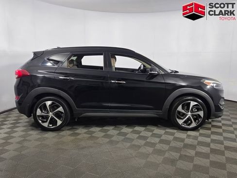 Used 2016 Hyundai Tucson Limited w/ Option Group 03 FWD image 12