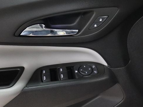 Used 2022 Chevrolet Equinox LT image 11