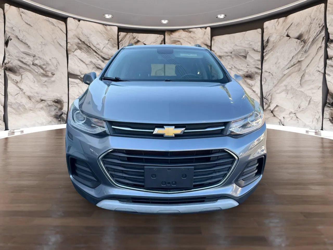 Used 2019 Chevrolet Trax LT w/ LT Convenience Package AWD/4WD image 2