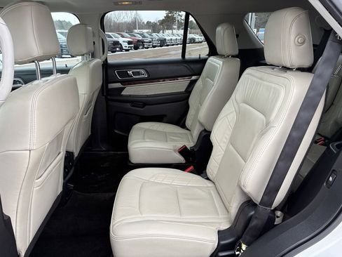 Used 2016 Ford Explorer Platinum image 14