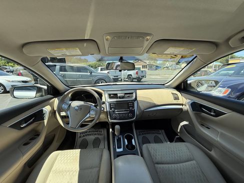 Used 2016 Nissan Altima 2.5 S w/ Power Driver Seat Package FWD image 11