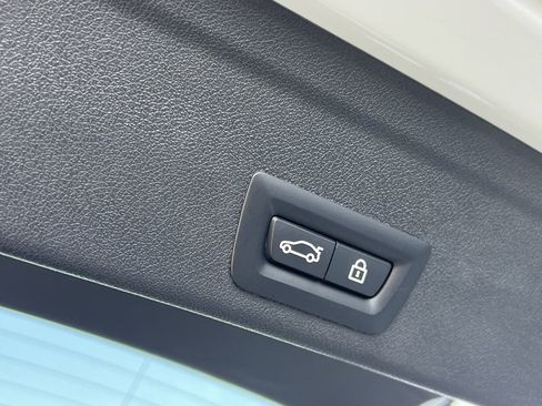 Used 2023 BMW X6 xDrive40i w/ Premium Package image 21