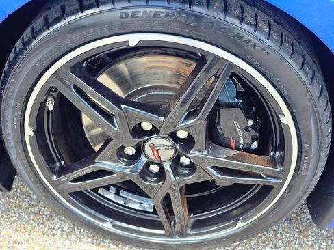 Used 2023 Chevrolet Corvette Stingray Coupe w/ Z51 Performance Package RWD image 13