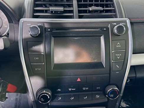 Used 2016 Toyota Camry SE FWD image 18