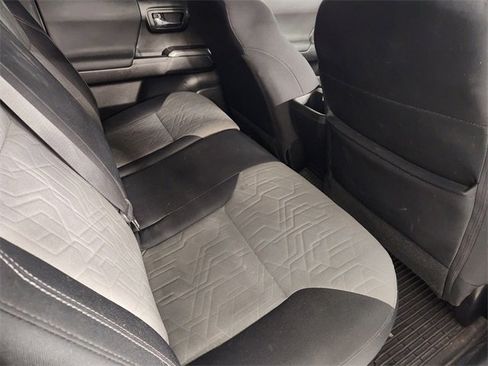 Used 2022 Toyota Tacoma TRD Sport image 30