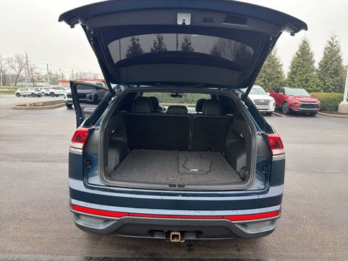 Used 2021 Volkswagen Atlas Cross Sport SE w/ Panoramic Sunroof Package image 25