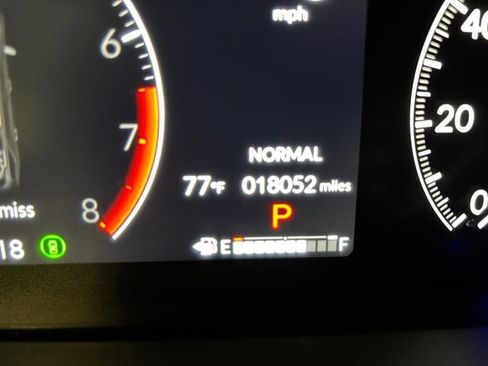 Used 2023 Honda Pilot Touring image 18