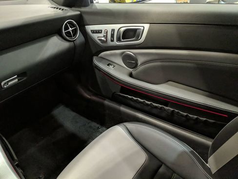 Used 2020 Mercedes-Benz SLC 43 AMG image 12