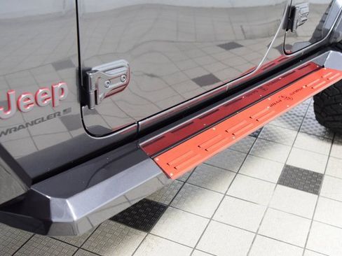 Used 2024 Jeep Wrangler Unlimited Rubicon w/ Convenience Group image 23