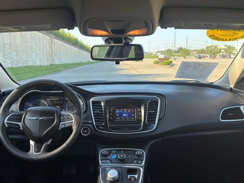 Used 2017 Chrysler 200 Limited w/ Driver Assist Package FWD image 11