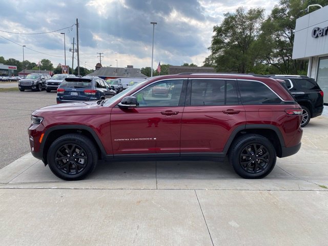 Certified 2023 Jeep Grand Cherokee Limited AWD/4WD image 10