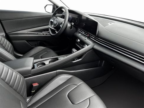 New 2025 Hyundai Elantra Limited FWD image 15