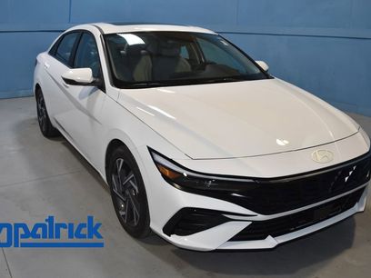 Used 2025 Hyundai Elantra Limited