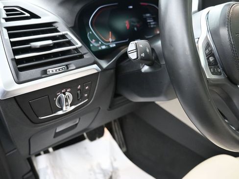 Certified 2023 BMW X4 xDrive30i image 17