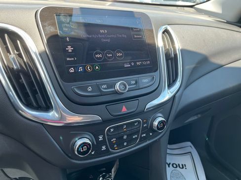 Used 2020 Chevrolet Equinox LT FWD image 16