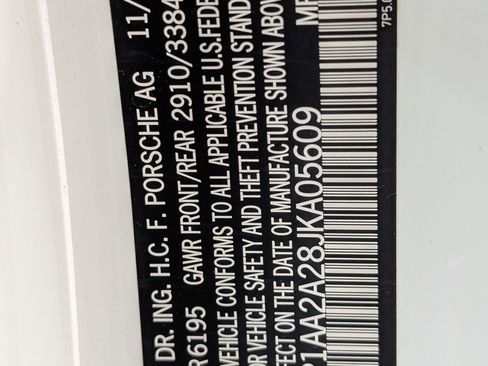 Used 2018 Porsche Cayenne AWD image 23