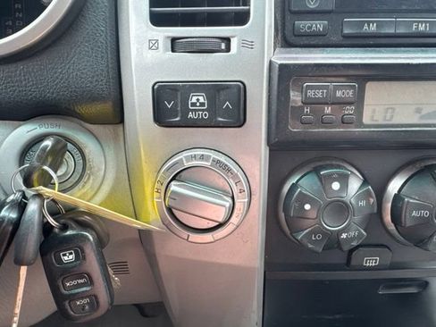 Used 2007 Toyota 4Runner SR5 AWD/4WD image 18