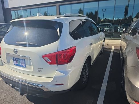 Used 2020 Nissan Pathfinder SV AWD/4WD image 3