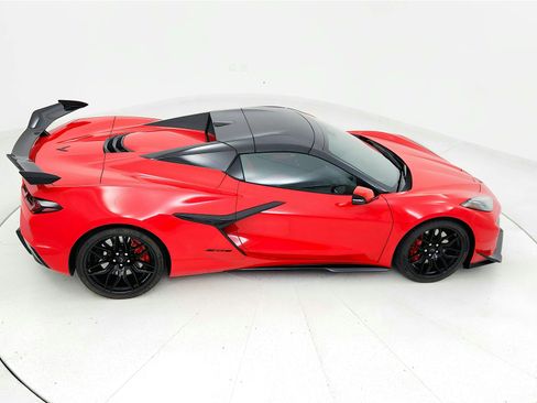 Used 2024 Chevrolet Corvette Z06 image 17