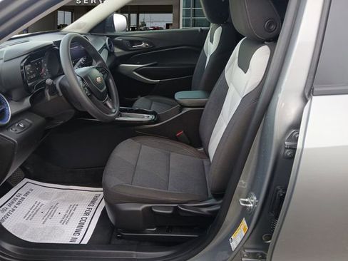 Used 2024 Chevrolet Trax LS image 7