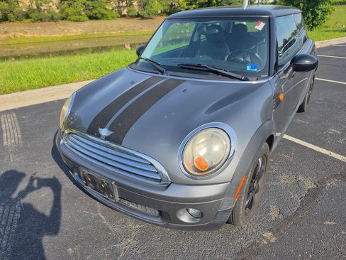 Used 2010 MINI Cooper Hardtop FWD image 2
